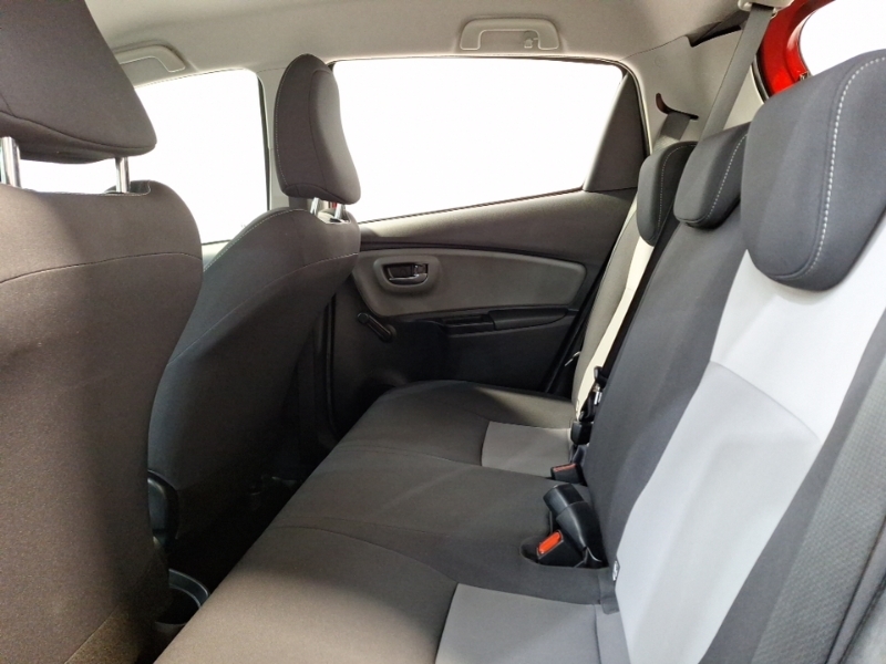 Toyota Yaris 1.5 Hybrid Icon Cvt DU70VJD Red #6