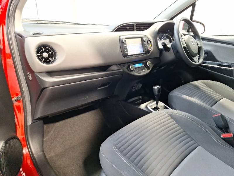 Toyota Yaris 1.5 Hybrid Icon Cvt DU70VJD Red #5