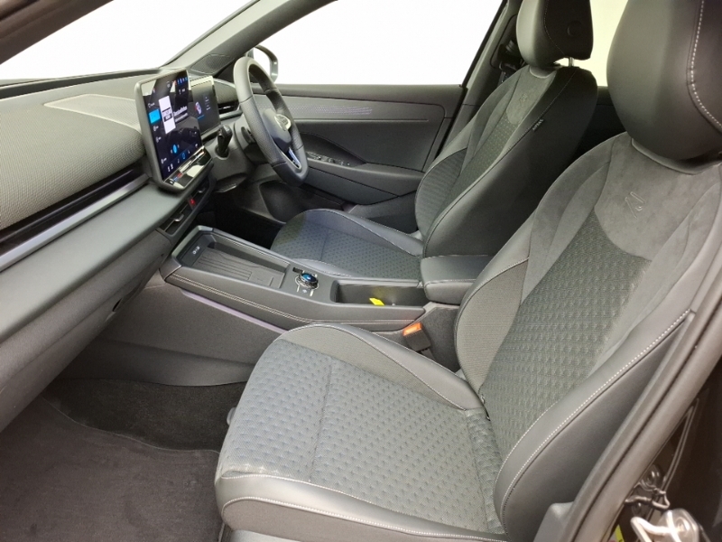 Volkswagen T-Roc 1.5 Etsi 150 R-line Dsg Black #5
