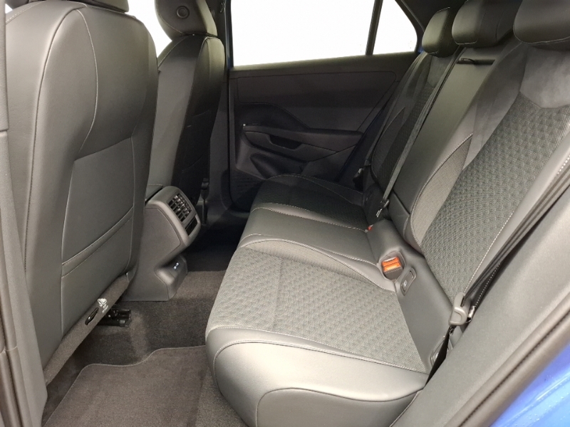 Volkswagen T-Roc 1.5 Etsi 150 R-line Dsg Blue #6