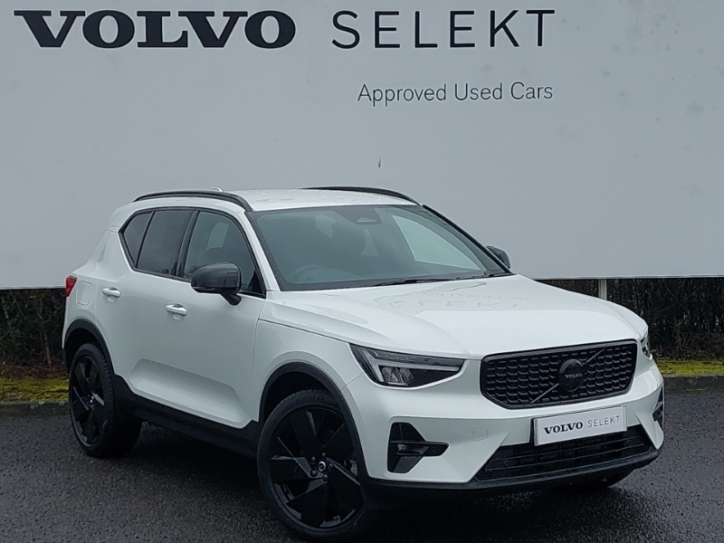 Volvo XC40 2.0 B3p Plus Black Edition White