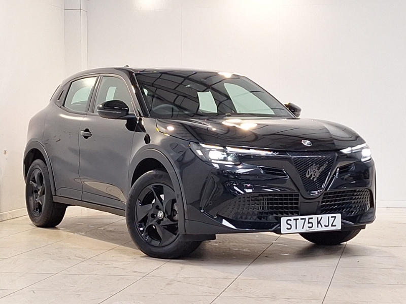 Alfa Romeo Junior 1.2 Turbo Ibrida Technology Pack Black