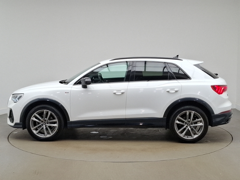 Audi Q3 35 Tfsi Black Edition S Tronic YP22XPJ White #4