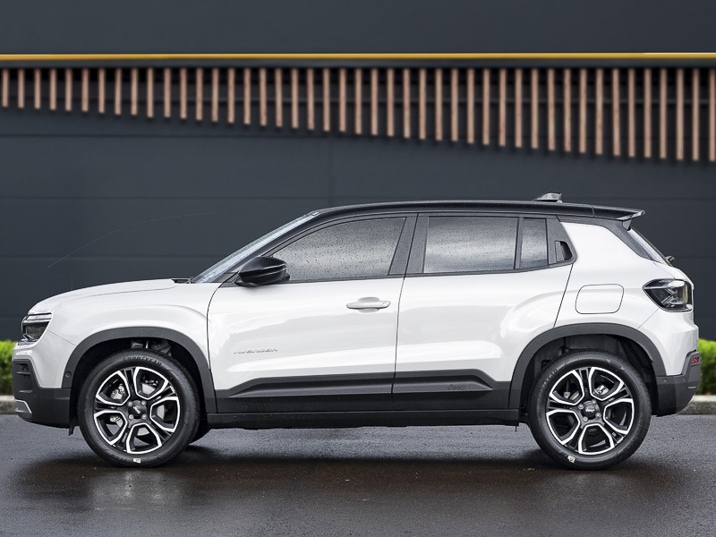 Jeep Avenger 1.2 E-hybrid Summit Dct Grey #4