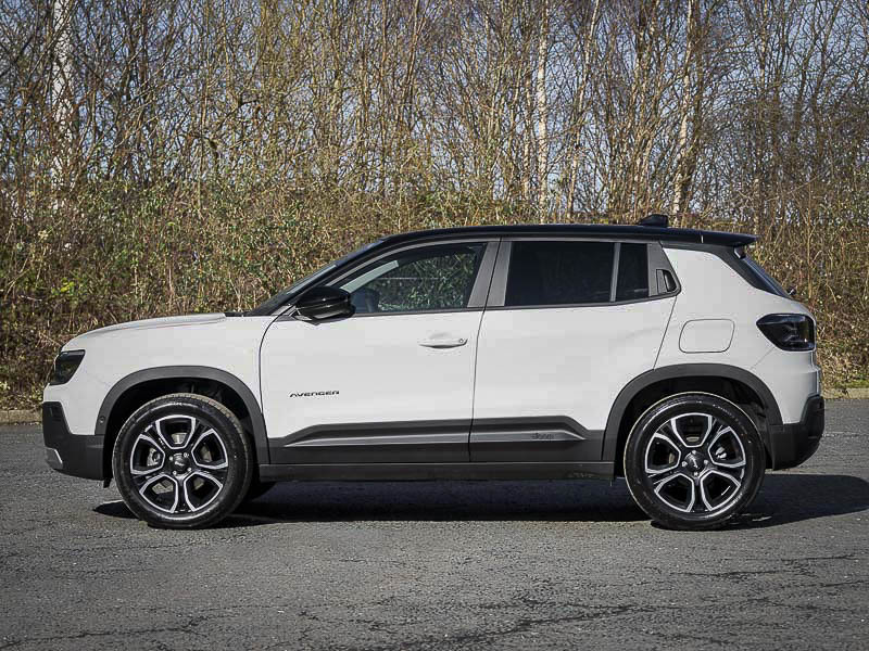 Jeep Avenger 1.2 E-hybrid Summit Dct White #4