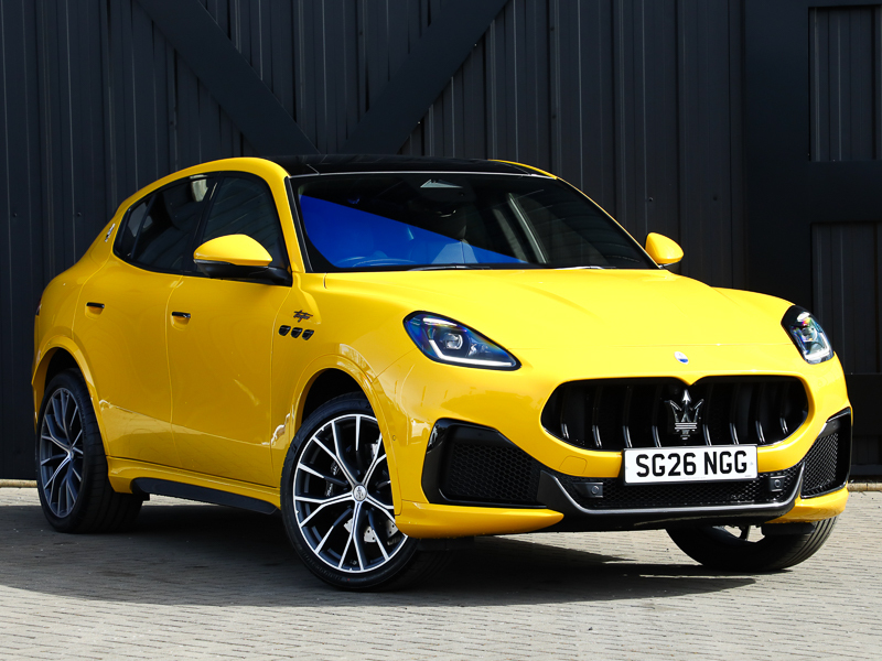 Maserati Grecale V6 Trofeo Yellow