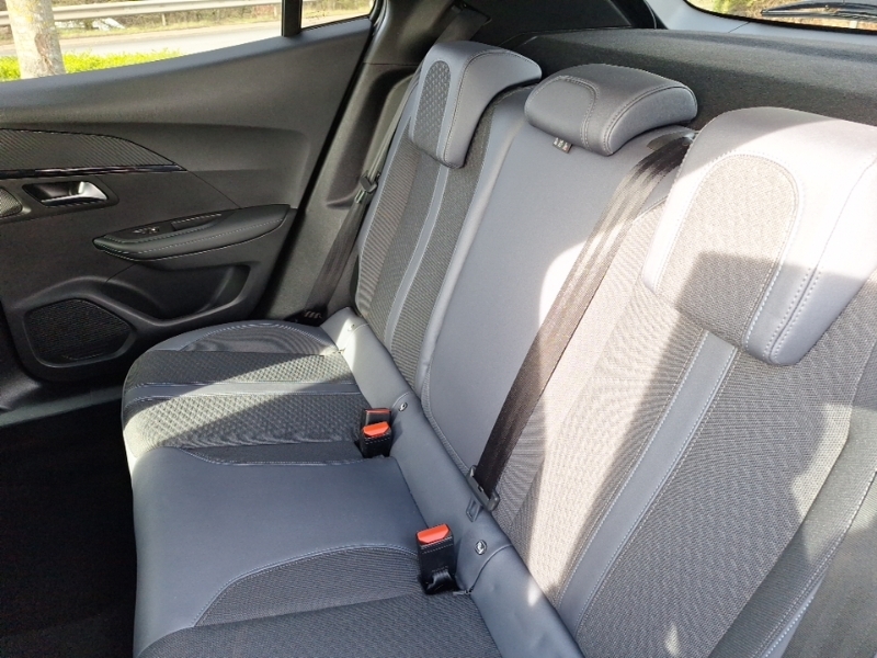 Peugeot 2008 1.2 Puretech Allure Premium VK70BNY Grey #6