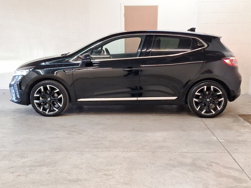 Renault Clio 1.6 E-tech Full Hybrid 145 Techno DA24BWF Black #4