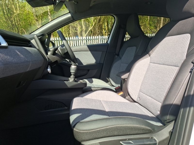 Renault Clio 1.0 Tce 90 Techno PN26HKH White #5