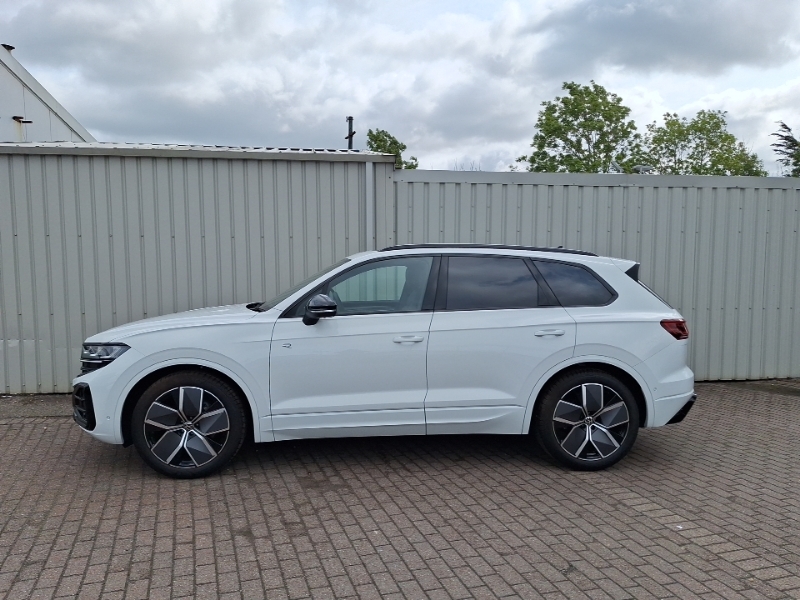 Volkswagen Touareg 3.0 V6 Tdi 4Motion 286 Black Edition Tip White #4