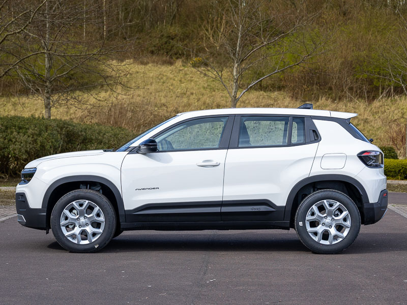 Jeep Avenger 1.2 E-hybrid Altitude Dct ST26JUO White #4
