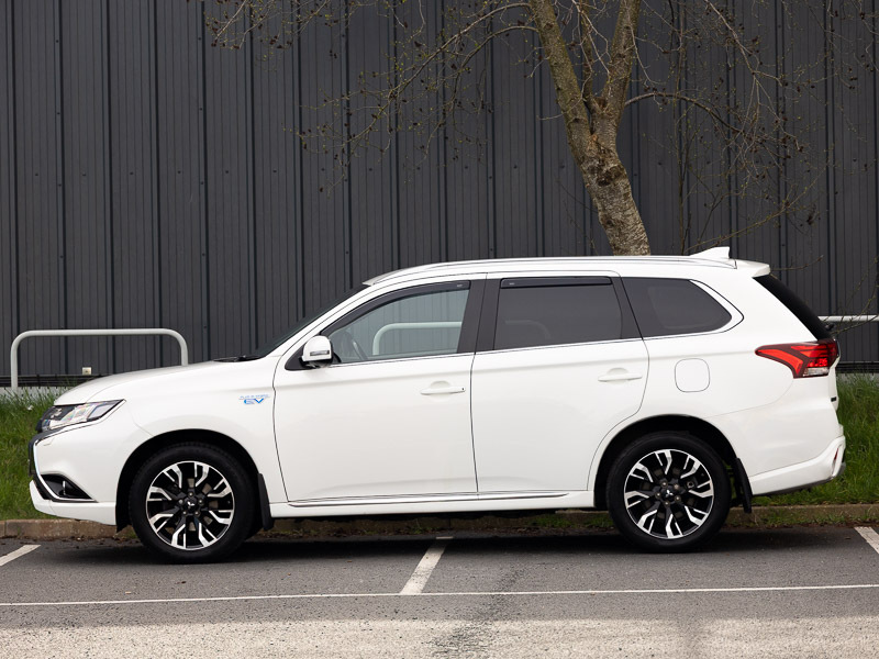 Mitsubishi Outlander 2.0 Phev 4H SL18LLD White #4