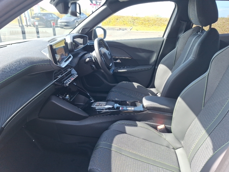 Peugeot 2008 1.2 Puretech 130 Gt Eat8 SJ26UZD White #5