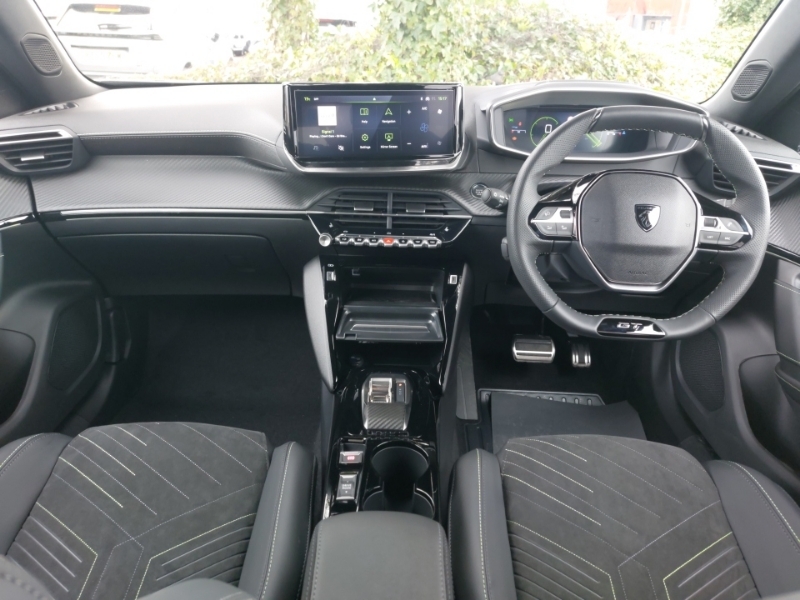 Peugeot 2008 1.2 Puretech 130 Gt Premium Eat8 Black #3