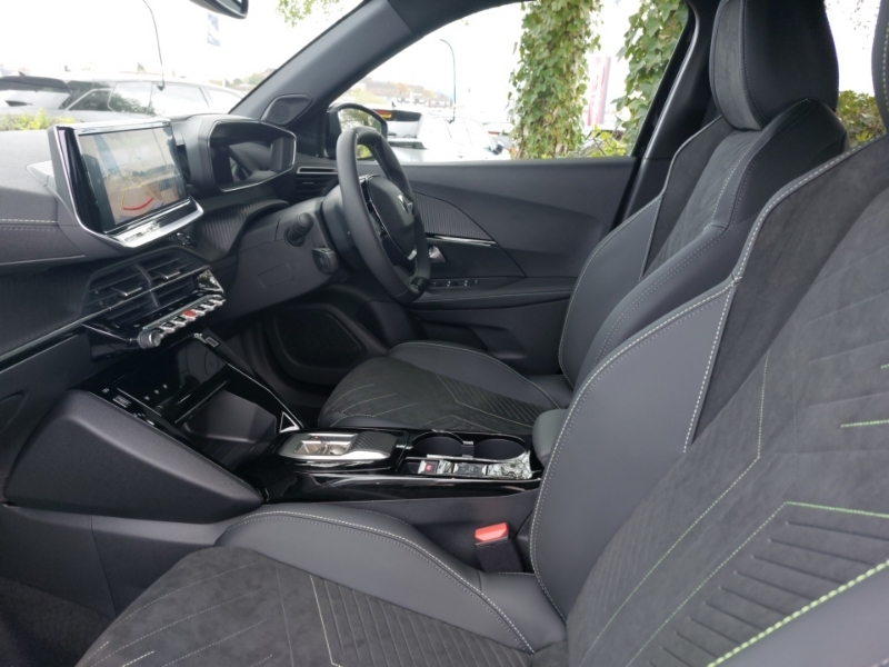 Peugeot 2008 1.2 Puretech 130 Gt Premium Eat8 Black #5
