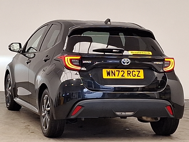 Toyota Yaris 1.5 Hybrid Design Cvt WN72RGZ Black #2