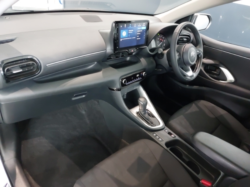 Toyota Yaris 1.5 Hybrid Icon Cvt BV75WPM White #5
