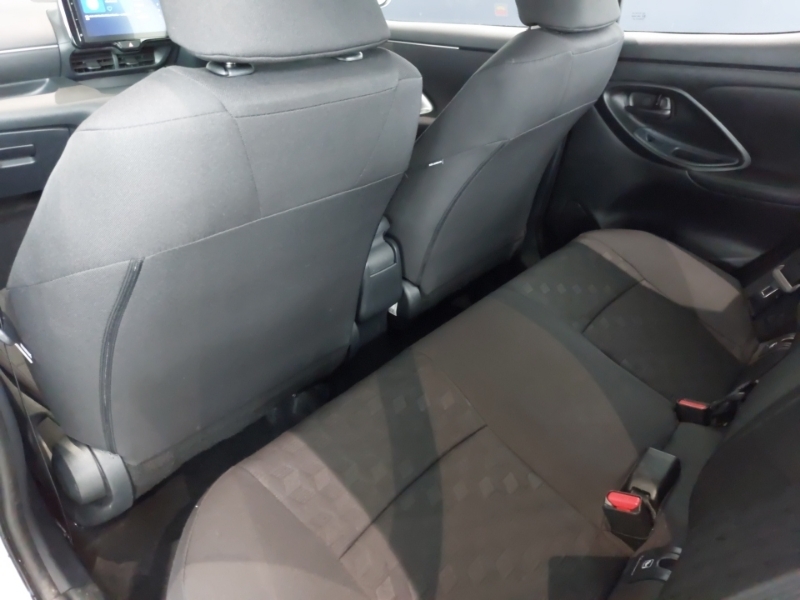 Toyota Yaris 1.5 Hybrid Icon Cvt BV75WPM White #6