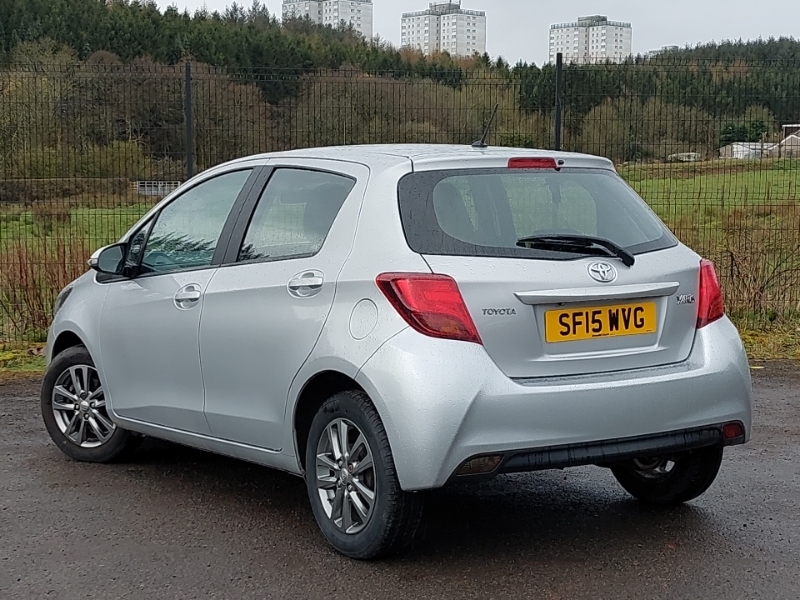 Toyota Yaris 1.0 Vvt-i Icon Silver #2
