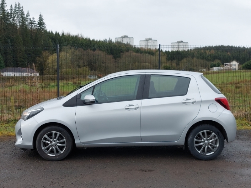 Toyota Yaris 1.0 Vvt-i Icon Silver #4