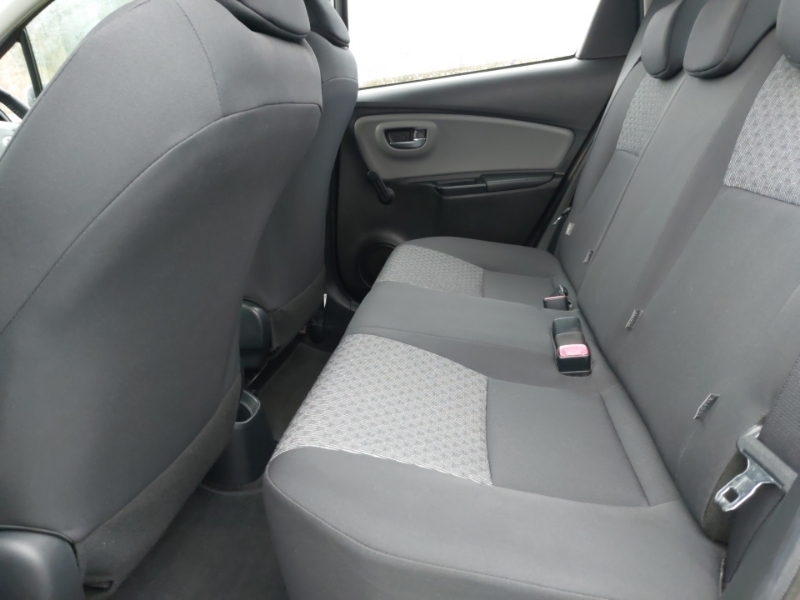 Toyota Yaris 1.0 Vvt-i Icon Silver #6