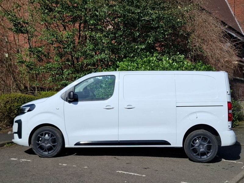 Vauxhall Vivaro 1.5 Turbo D 120 Pro H1 Van SD26TWE White #4