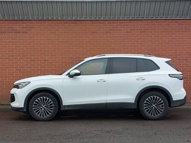 Volkswagen Tiguan 1.5 Etsi Match Dsg SA25FVC White #4