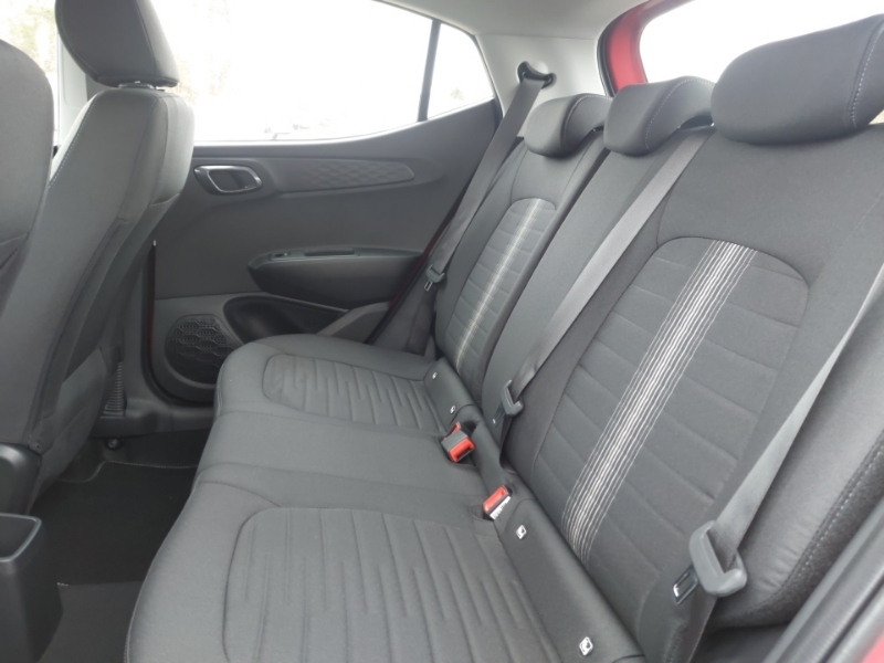 Hyundai I10 1.0 63 Advance Nav SL26TTU Red #6