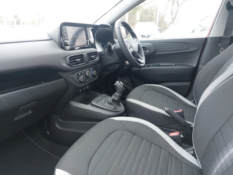 Hyundai I10 1.0 63 Advance Nav SL26TTU Red #5
