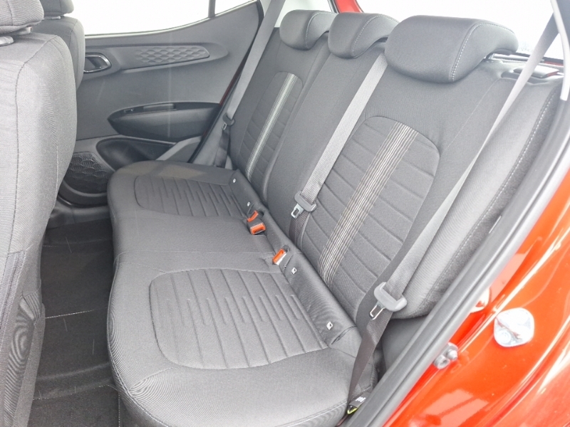 Hyundai I10 1.0 63 Advance Nav SA26KFR Red #6
