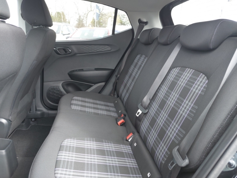 Hyundai I10 1.2 79 Premium Nav SL26EWC Black #6
