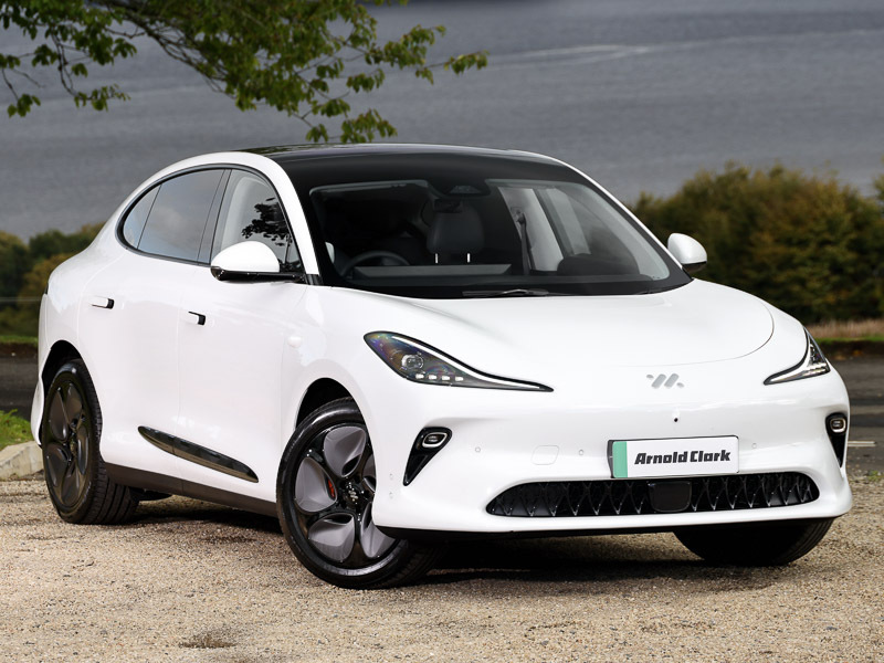 MG IM6 300Kw Long Range 100Kwh White