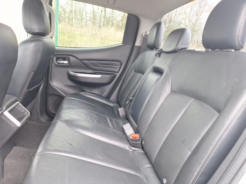 Mitsubishi L200 Double Cab Di-d 150 Barbarian 4Wd SO70BZW Silver #6