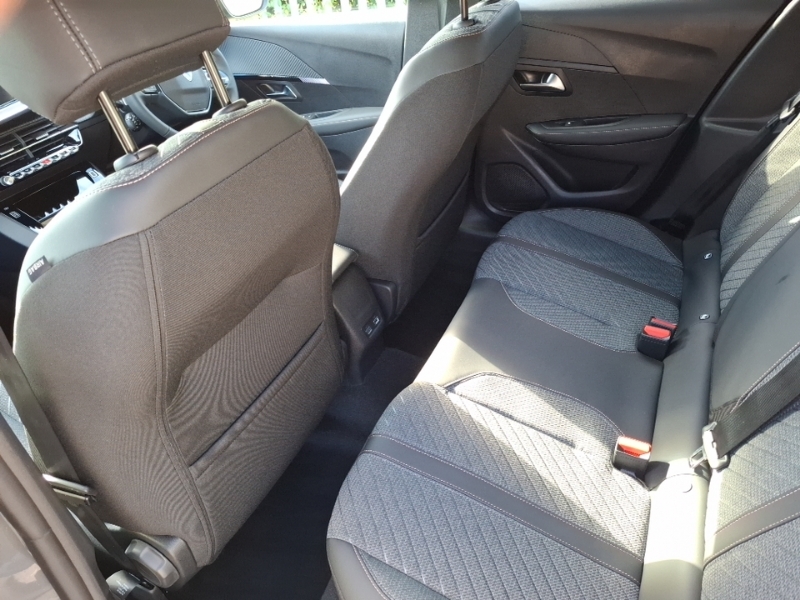 Peugeot 3008 157Kw Gt 73Kwh SD26XPB White #6