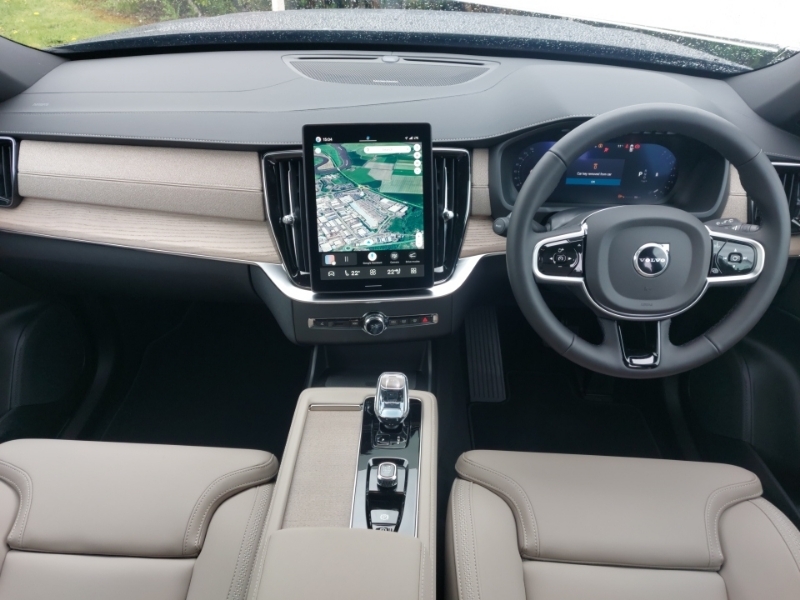 Volvo XC90 2.0 B5p Plus Dark Awd Geartronic Black #3