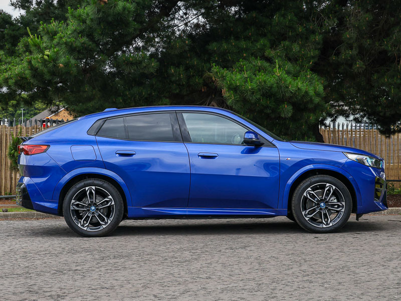 BMW iX2 230Kw Xdrive30 M Sport 65Kwh Tech Blue #3
