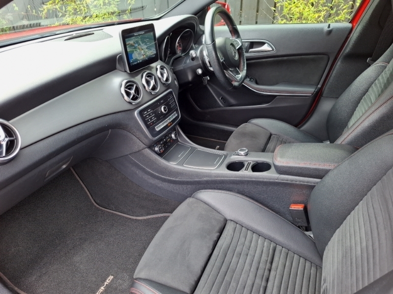Mercedes-Benz GLA Class Gla 200 Amg Line Edition Plus KE69TTJ Red #5