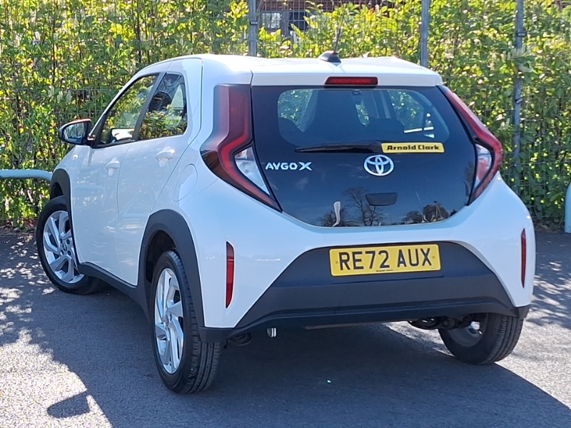 Toyota Aygo X 1.0 Vvt-i Pure RE72AUX White #2