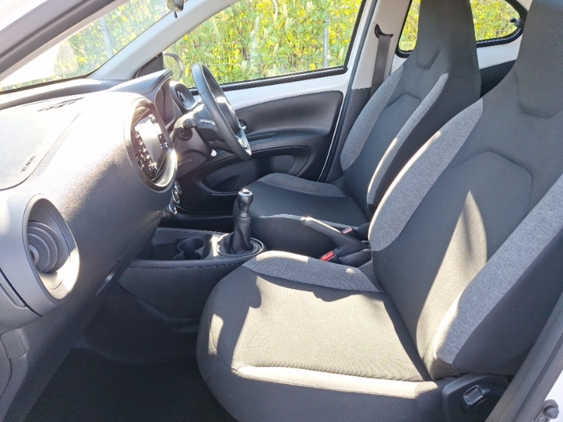 Toyota Aygo X 1.0 Vvt-i Pure RE72AUX White #5