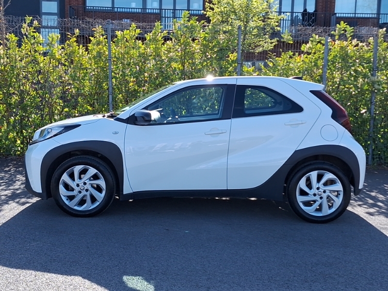 Toyota Aygo X 1.0 Vvt-i Pure RE72AUX White #4