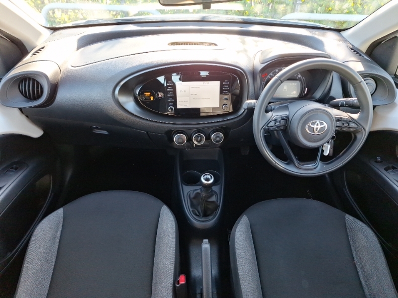 Toyota Aygo X 1.0 Vvt-i Pure RE72AUX White #3