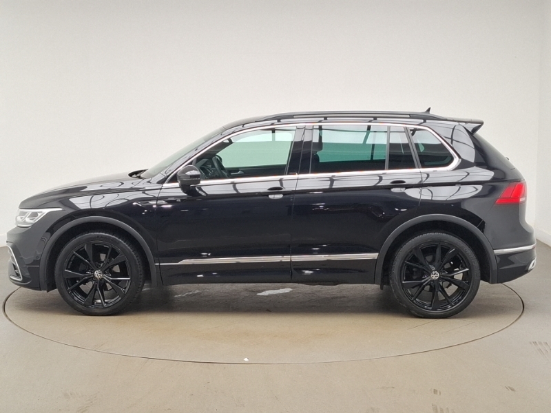 Volkswagen Tiguan 1.5 Tsi 150 R-line Dsg SH70TZP Black #4