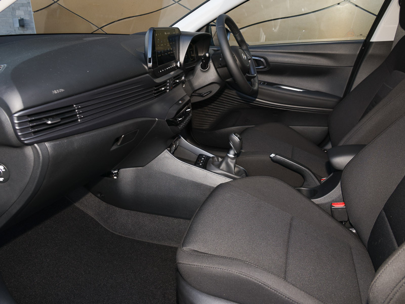Hyundai Bayon 1.0 Tgdi 90 Tech Line SD26XGN Black #5