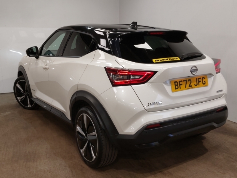 Nissan Juke 1.6 Hybrid Tekna BF72JFG White #2