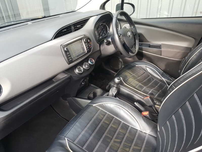 Toyota Yaris 1.5 Vvt-i Icon Tech SW19TWJ White #5