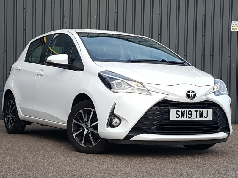 Toyota Yaris 1.5 Vvt-i Icon Tech White
