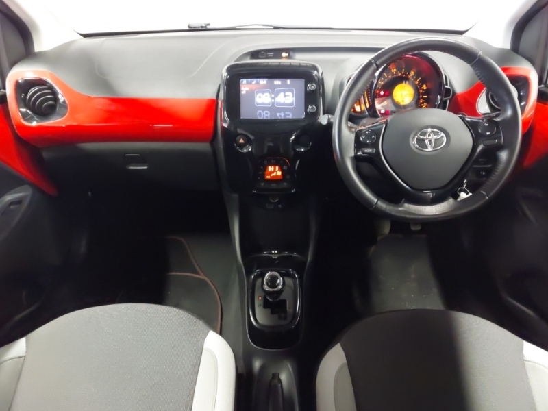 Toyota Aygo 1.0 Vvt-i X-style X-shift SA67GYK Red #3