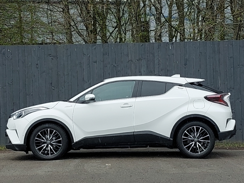 Toyota C-Hr 1.8 Hybrid Excel Cvt YG18JFC White #4