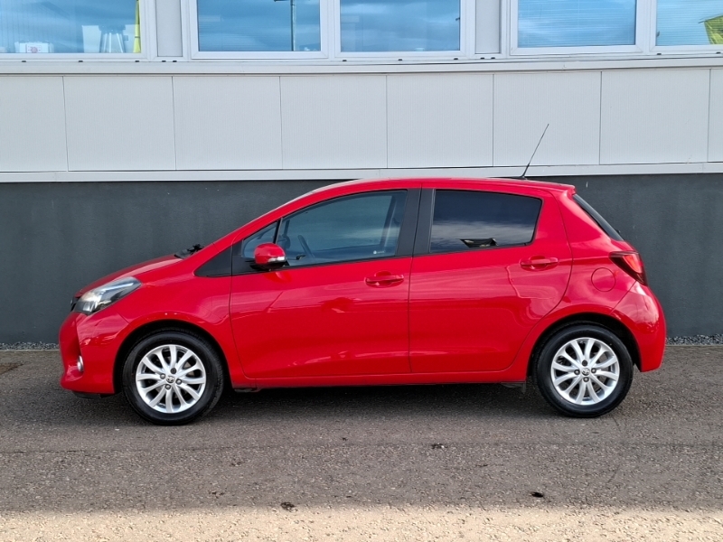 Toyota Yaris 1.33 Vvt-i Icon SN17SOH Red #4