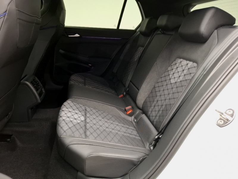 Volkswagen Golf 1.5 Tsi 150 Black Edition White #6